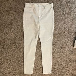 White High-Rise Jegging Jean
